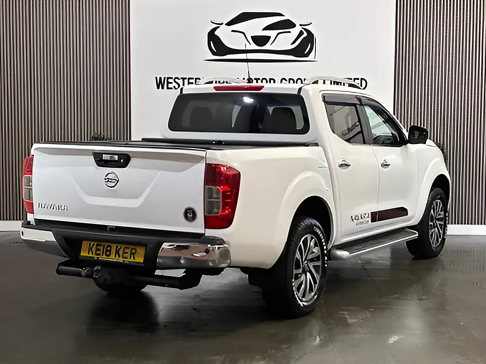 Used 2018 Nissan Navara Tekna White - Interior and Exterior details 4