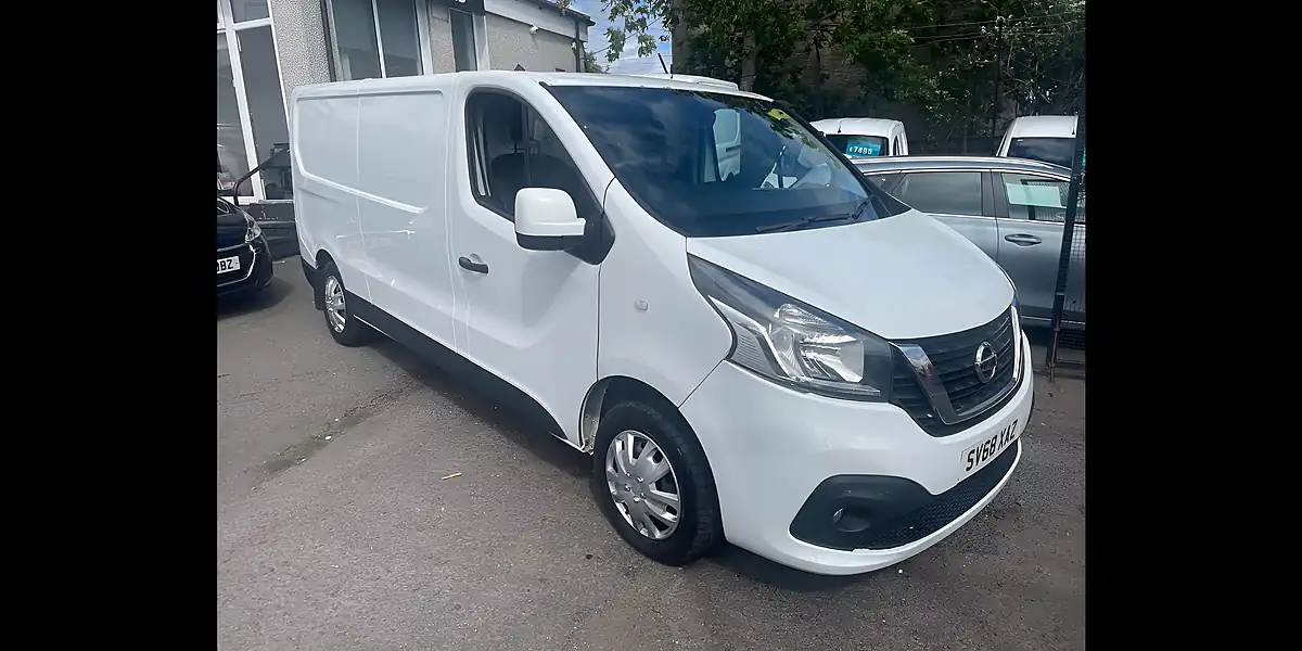 Used 2018 Nissan NV300 Acenta White - Front View