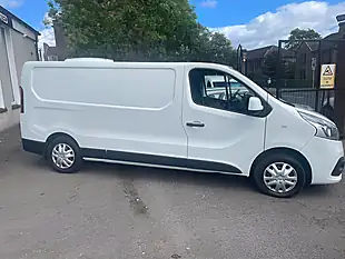 Used 2018 Nissan NV300 Acenta White - Interior and Exterior details 17