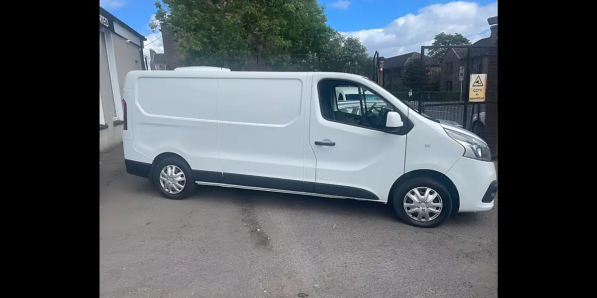 Used 2018 Nissan NV300 Acenta White - Interior and Exterior details 3