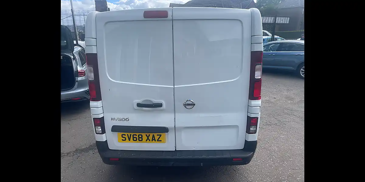 Used 2018 Nissan NV300 Acenta White - Interior and Exterior details 5