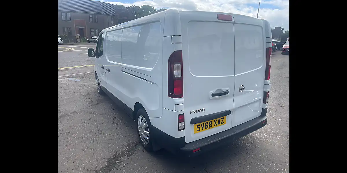 Used 2018 Nissan NV300 Acenta White - Interior and Exterior details 6
