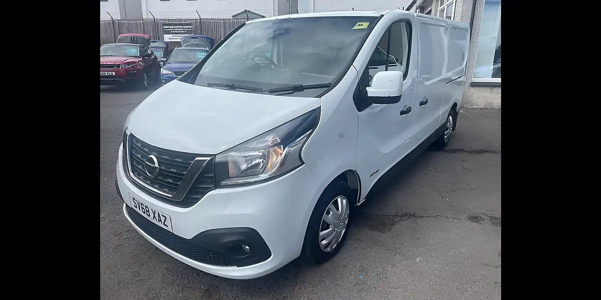 Used 2018 Nissan NV300 Acenta White - Interior and Exterior details 8