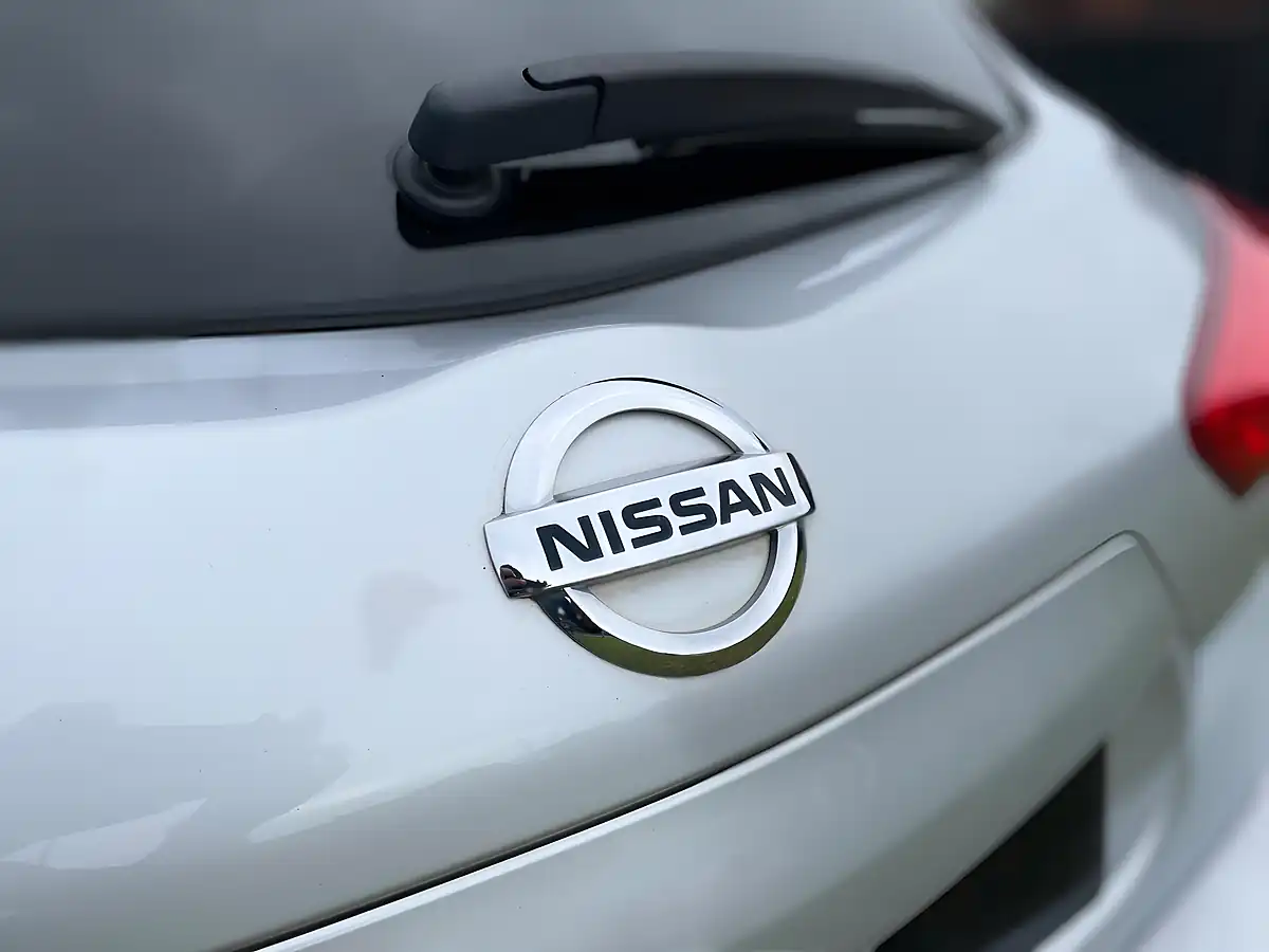 Used 2018 Nissan Pulsar N-Connecta Starburst Silver - Interior and Exterior details 18