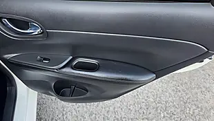 Used 2018 Nissan Pulsar N-Connecta White - Interior and Exterior details 18