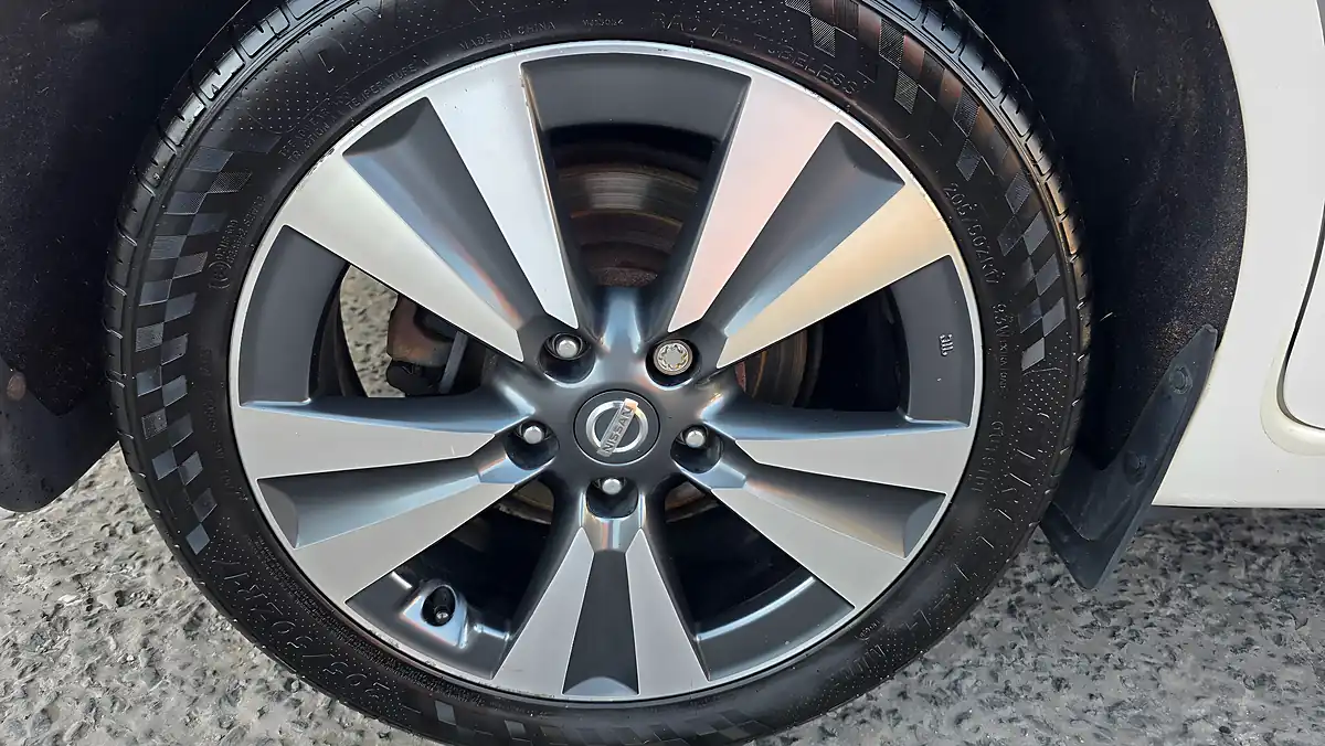 Used 2018 Nissan Pulsar N-Connecta White - Interior and Exterior details 19