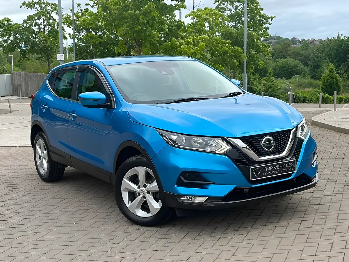 Used 2018 Nissan Qashqai Acenta Blue - Front View