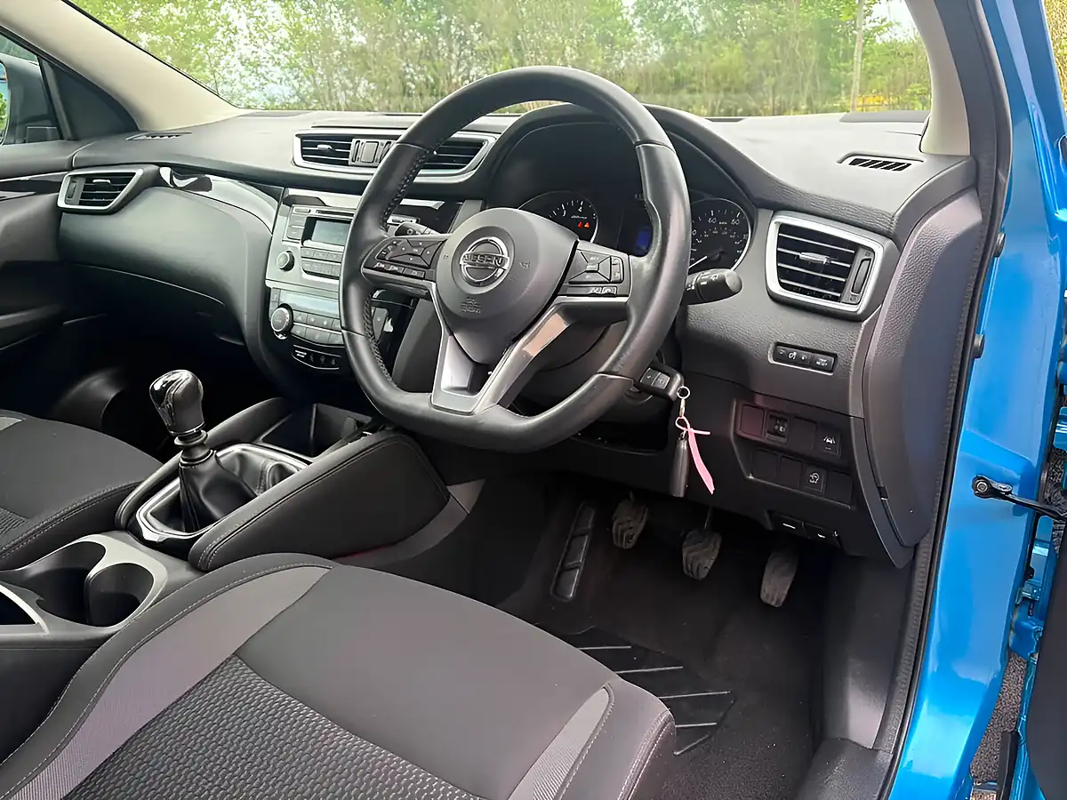 Used 2018 Nissan Qashqai Acenta Blue - Interior and Exterior details 11