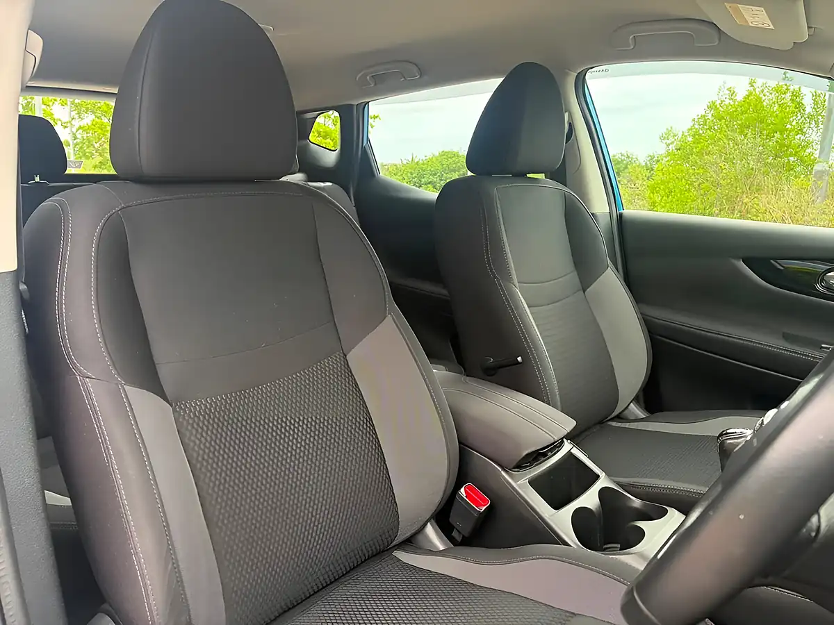 Used 2018 Nissan Qashqai Acenta Blue - Interior and Exterior details 13