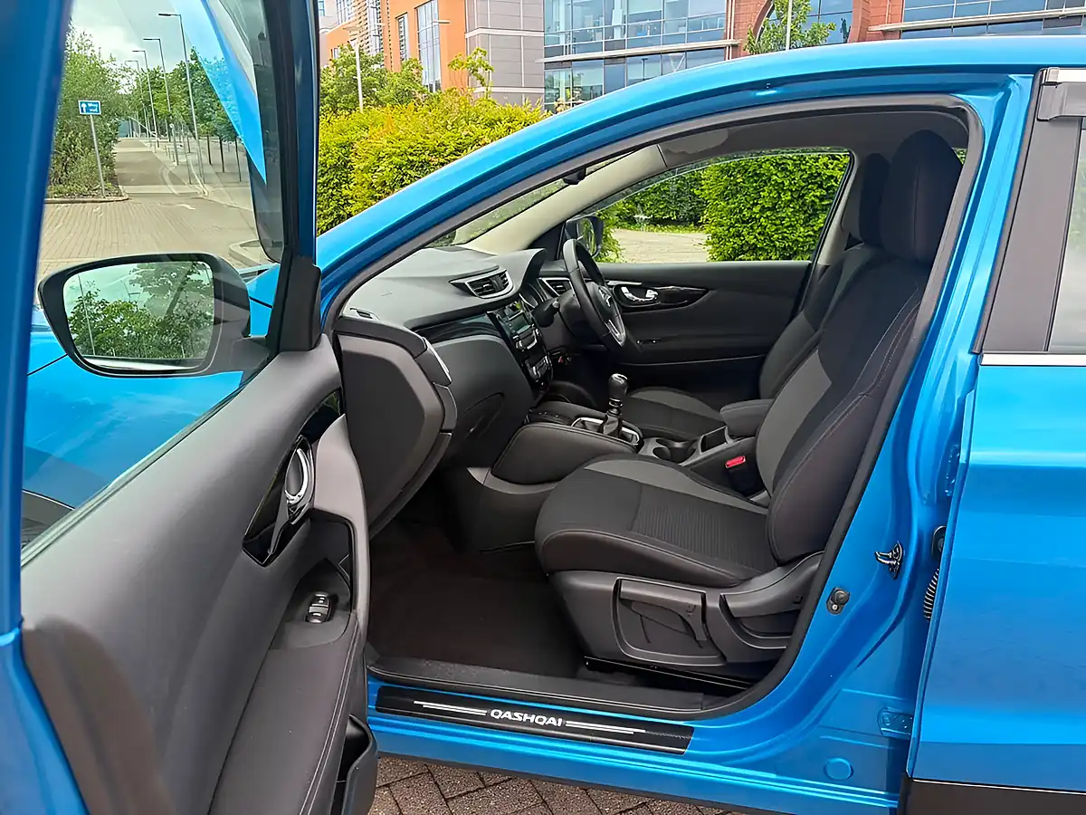 Used 2018 Nissan Qashqai Acenta Blue - Interior and Exterior details 14