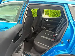 Used 2018 Nissan Qashqai Acenta Blue - Interior and Exterior details 16
