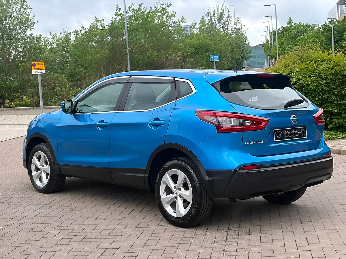 Used 2018 Nissan Qashqai Acenta Blue - Interior and Exterior details 4