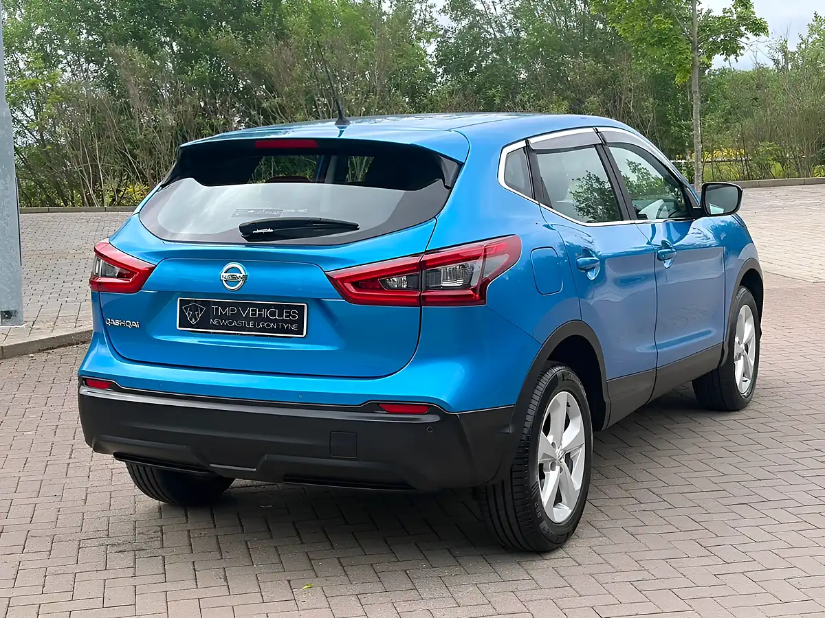 Used 2018 Nissan Qashqai Acenta Blue - Interior and Exterior details 5