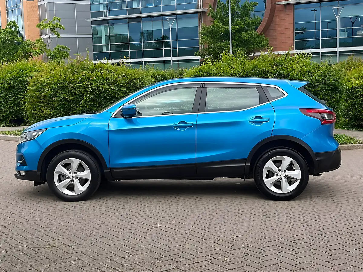 Used 2018 Nissan Qashqai Acenta Blue - Interior and Exterior details 8