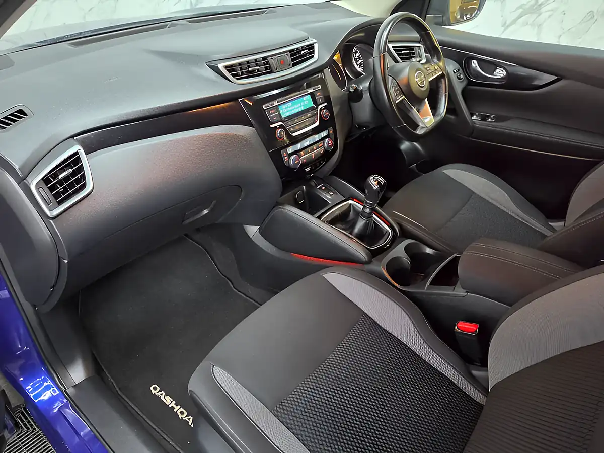 Used 2018 Nissan Qashqai Acenta Blue - Interior and Exterior details 12
