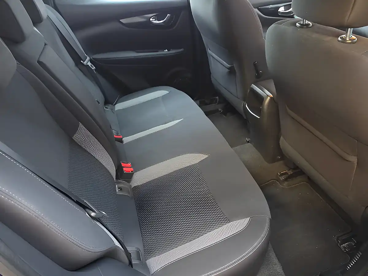 Used 2018 Nissan Qashqai Acenta Blue - Interior and Exterior details 15