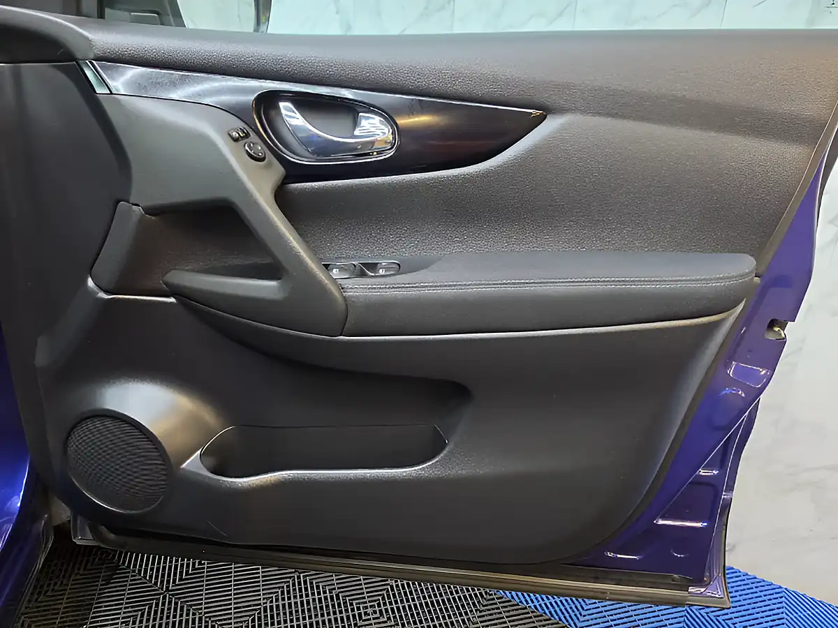 Used 2018 Nissan Qashqai Acenta Blue - Interior and Exterior details 17