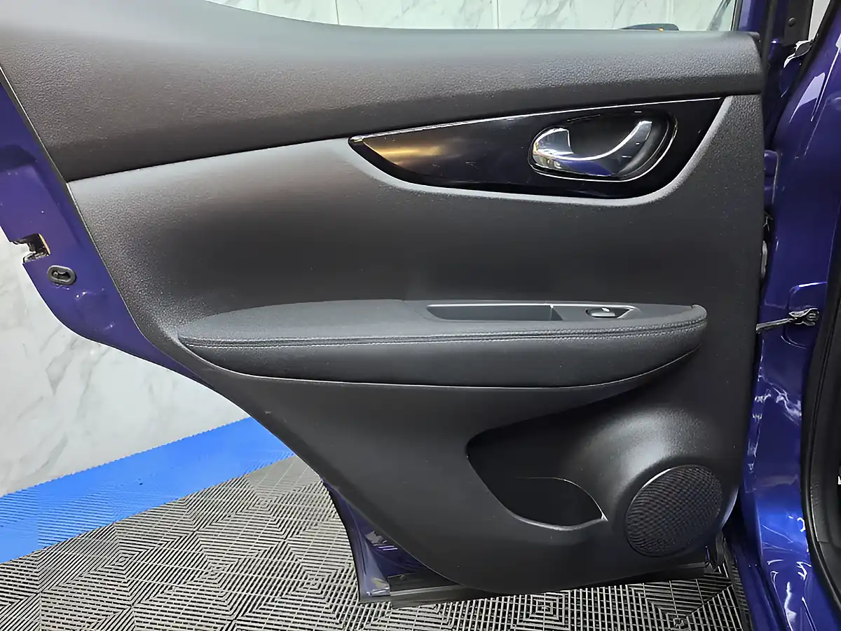 Used 2018 Nissan Qashqai Acenta Blue - Interior and Exterior details 18