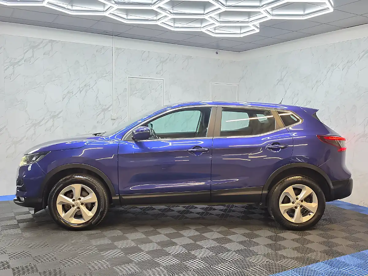 Used 2018 Nissan Qashqai Acenta Blue - Interior and Exterior details 8