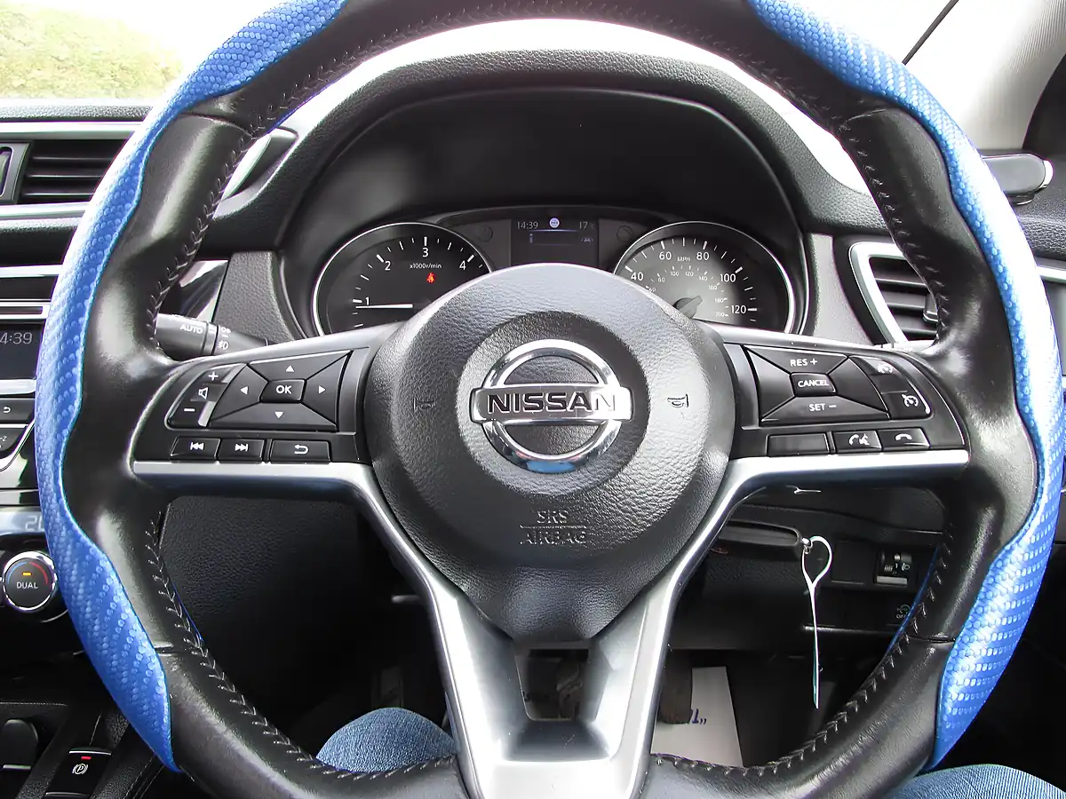 Used 2018 Nissan Qashqai Acenta Blue - Interior and Exterior details 12