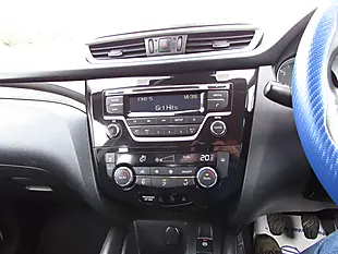 Used 2018 Nissan Qashqai Acenta Blue - Interior and Exterior details 13