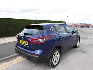 Used 2018 Nissan Qashqai Acenta Blue - Interior and Exterior details 7