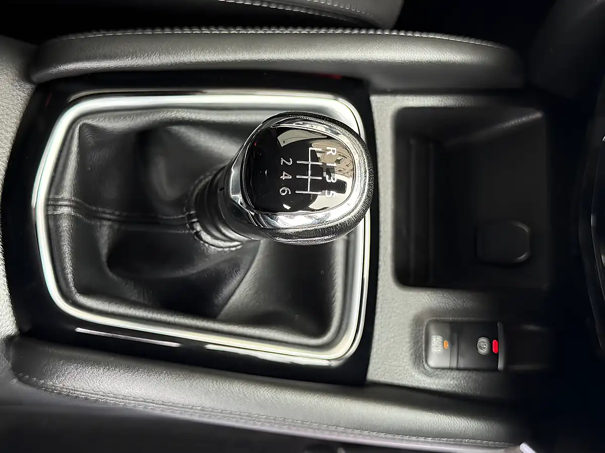 Used 2018 Nissan Qashqai Acenta Bronze - Interior and Exterior details 14