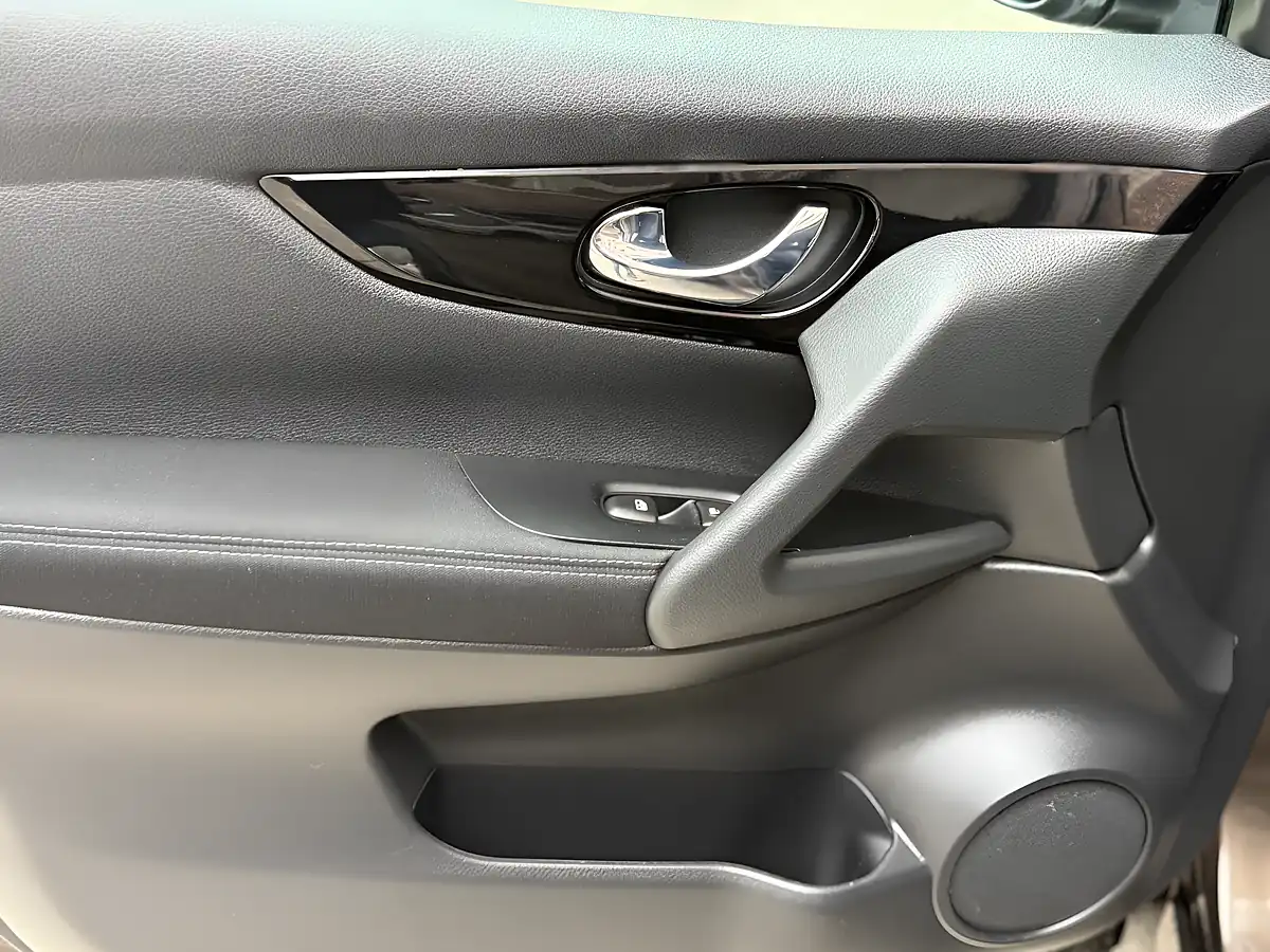 Used 2018 Nissan Qashqai Acenta Bronze - Interior and Exterior details 17