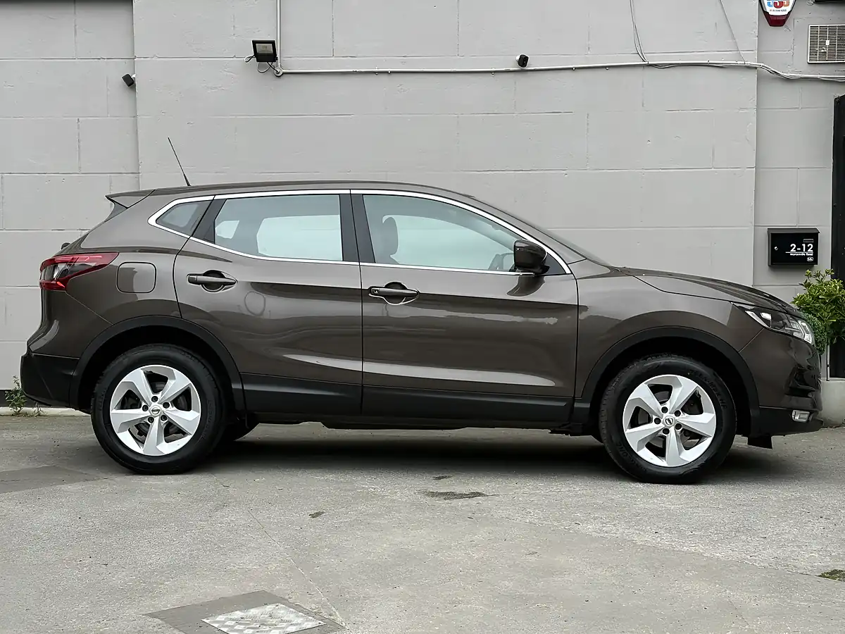 Used 2018 Nissan Qashqai Acenta Bronze - Interior and Exterior details 5