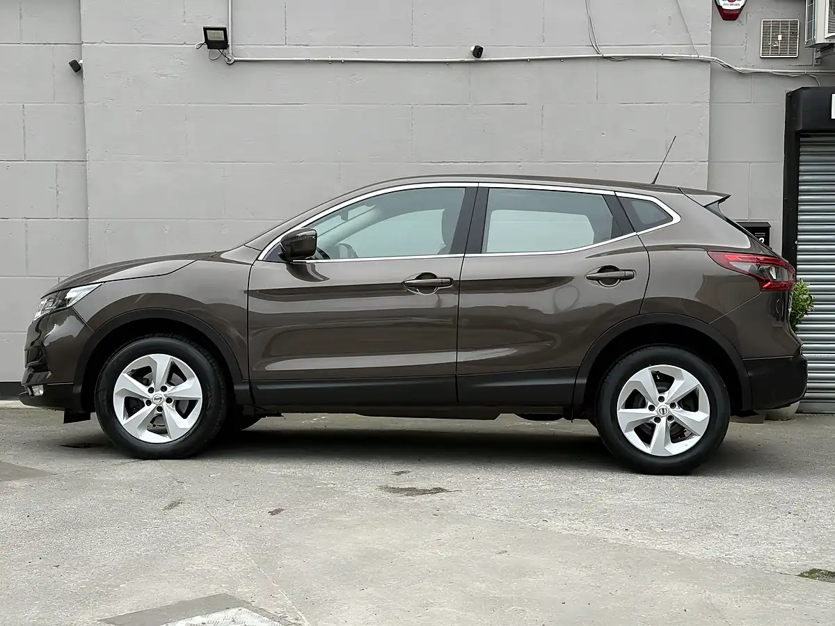 Used 2018 Nissan Qashqai Acenta Bronze - Interior and Exterior details 6