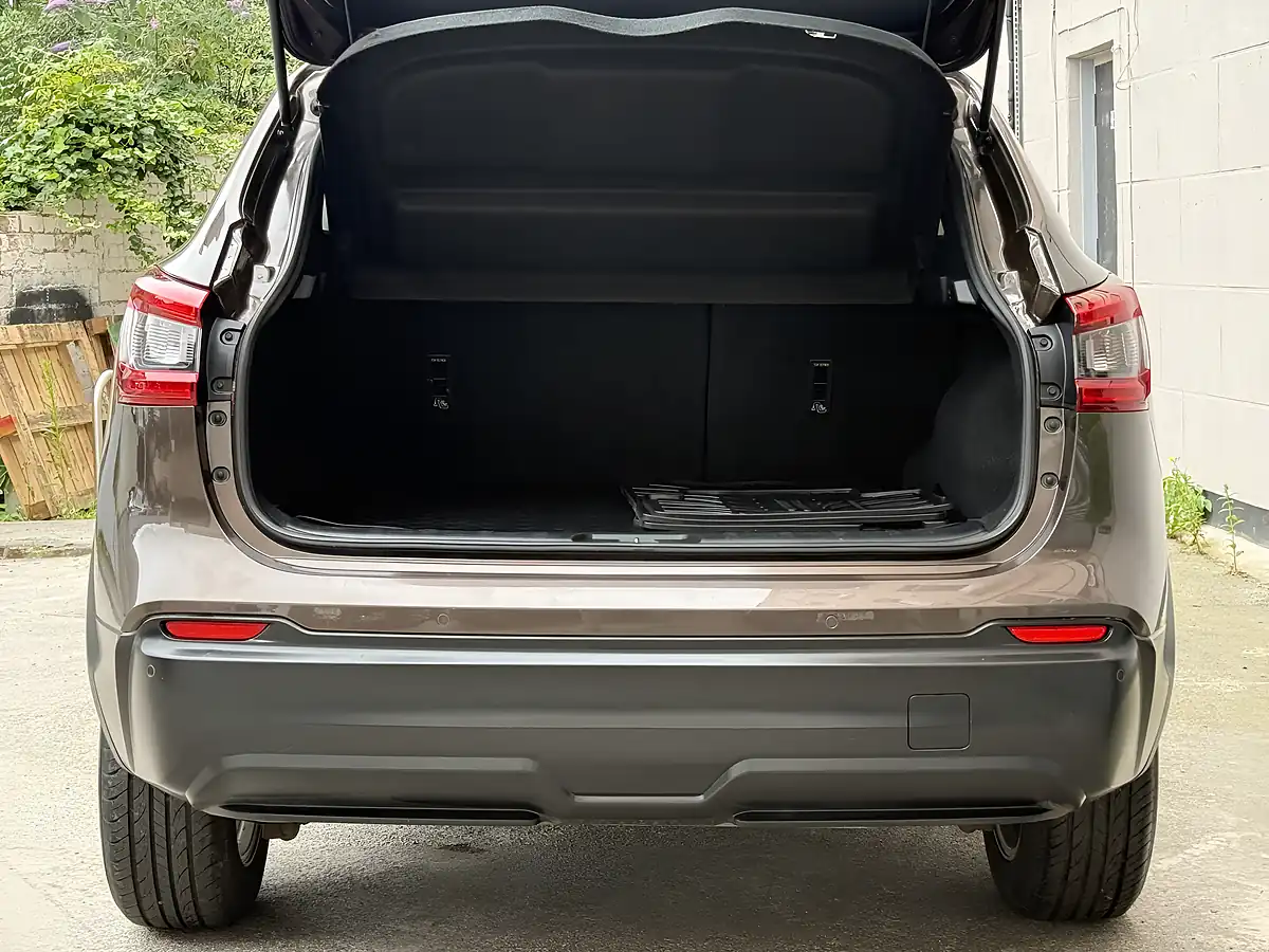 Used 2018 Nissan Qashqai Acenta Bronze - Interior and Exterior details 9