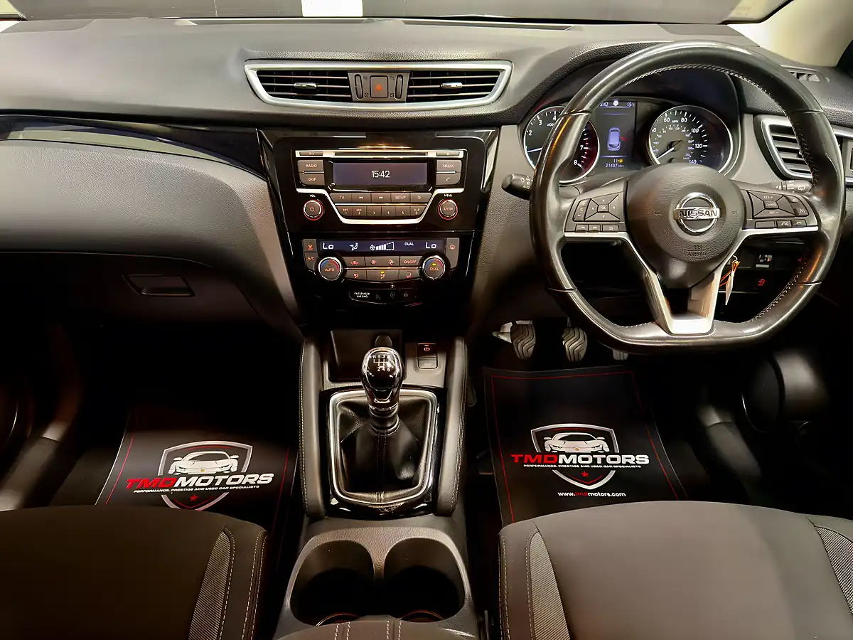 Used 2018 Nissan Qashqai Acenta Grey - Interior and Exterior details 10
