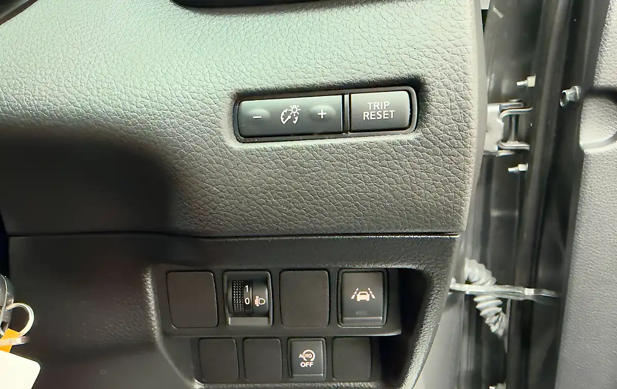 Used 2018 Nissan Qashqai Acenta Grey - Interior and Exterior details 11