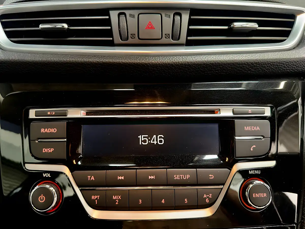 Used 2018 Nissan Qashqai Acenta Grey - Interior and Exterior details 17