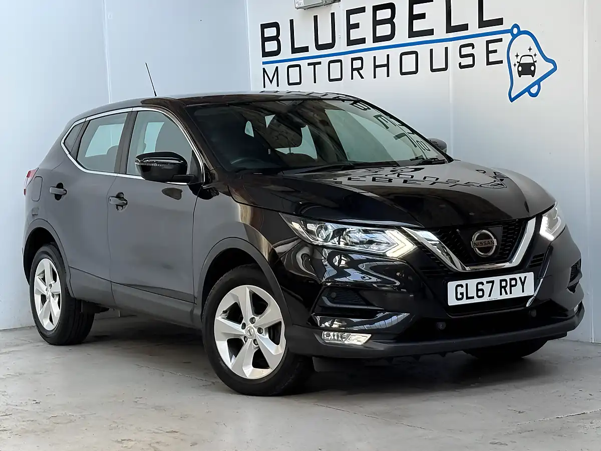 Used 2018 Nissan Qashqai Acenta Pearl Black - Front View