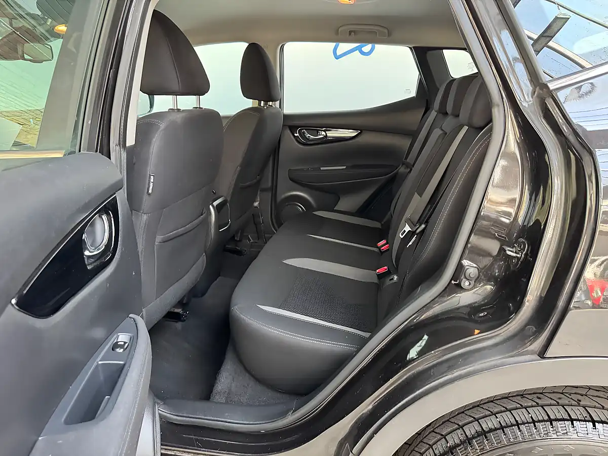 Used 2018 Nissan Qashqai Acenta Pearl Black - Interior and Exterior details 10