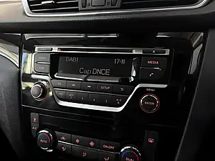 Used 2018 Nissan Qashqai Acenta Pearl Black - Interior and Exterior details 13