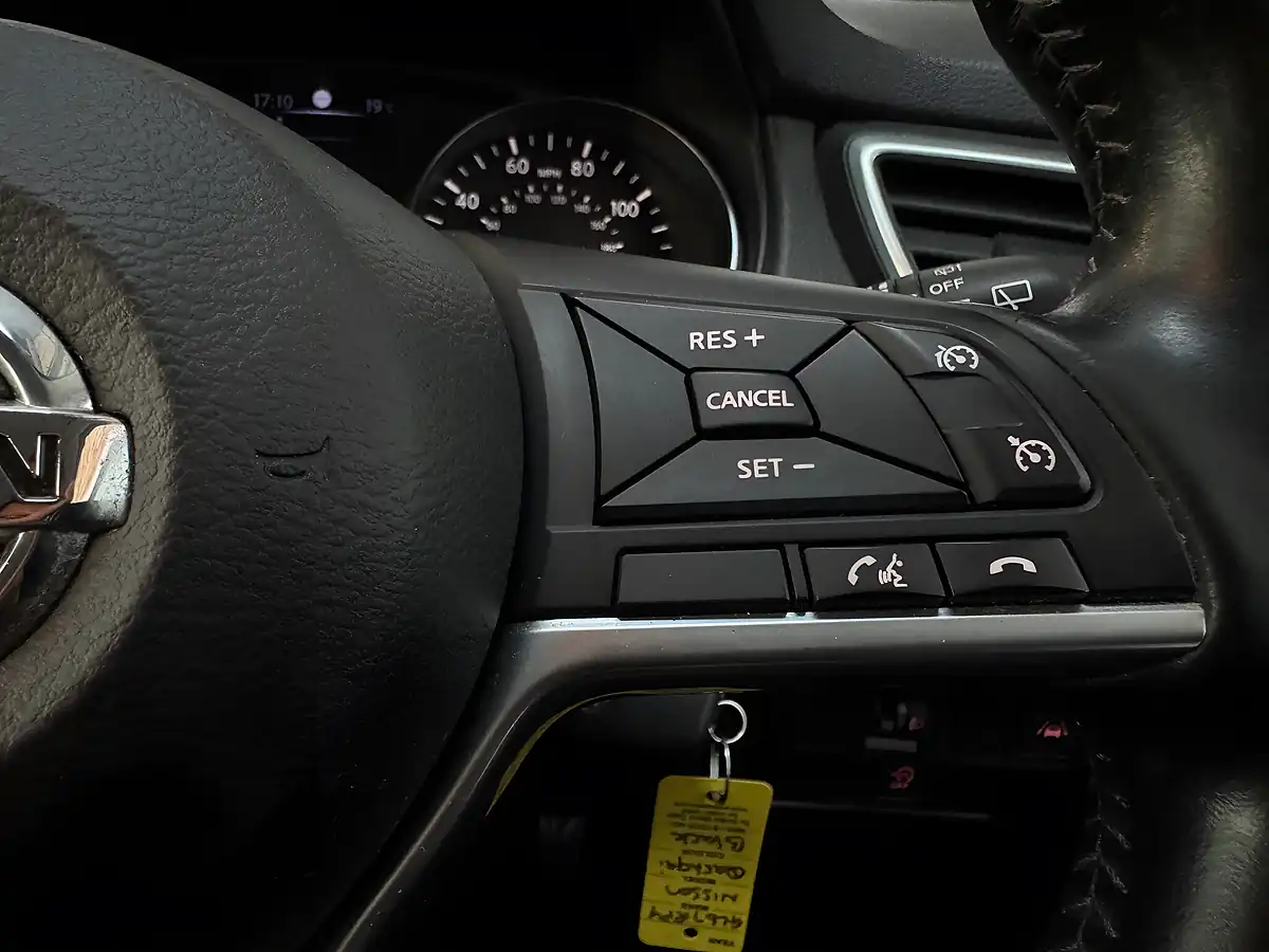 Used 2018 Nissan Qashqai Acenta Pearl Black - Interior and Exterior details 15