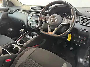 Used 2018 Nissan Qashqai Acenta Pearl Black - Interior and Exterior details 3