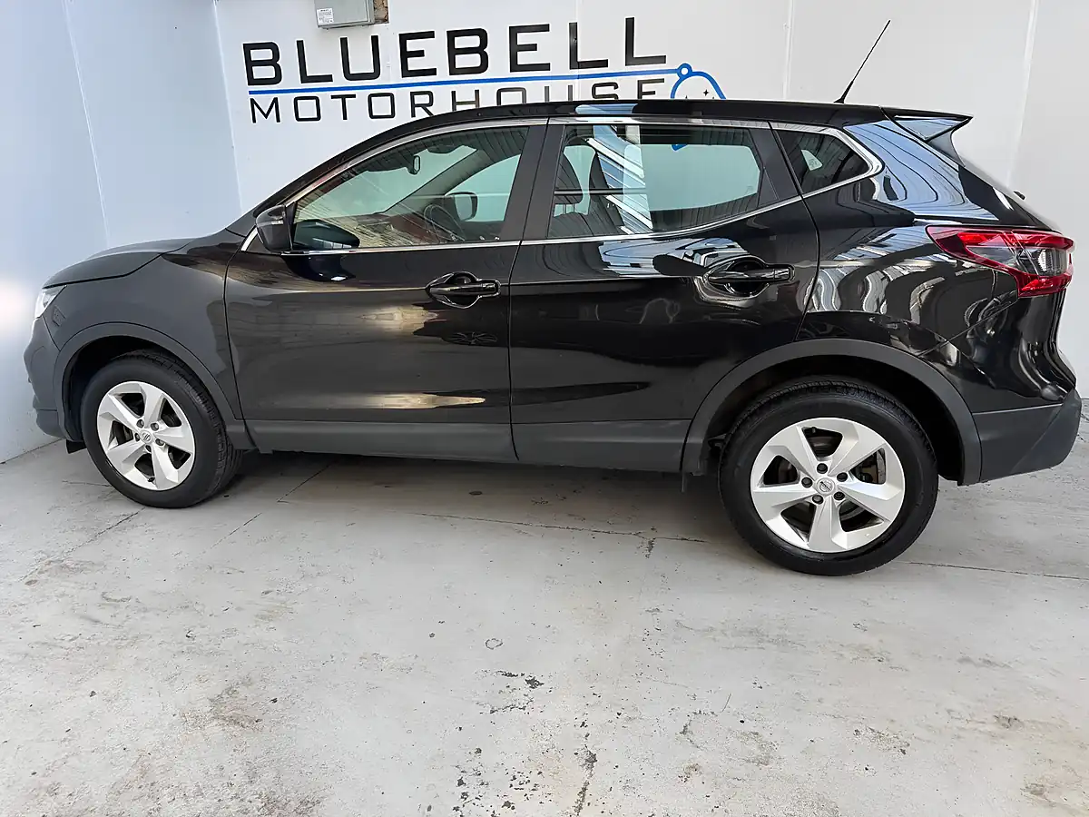 Used 2018 Nissan Qashqai Acenta Pearl Black - Interior and Exterior details 7