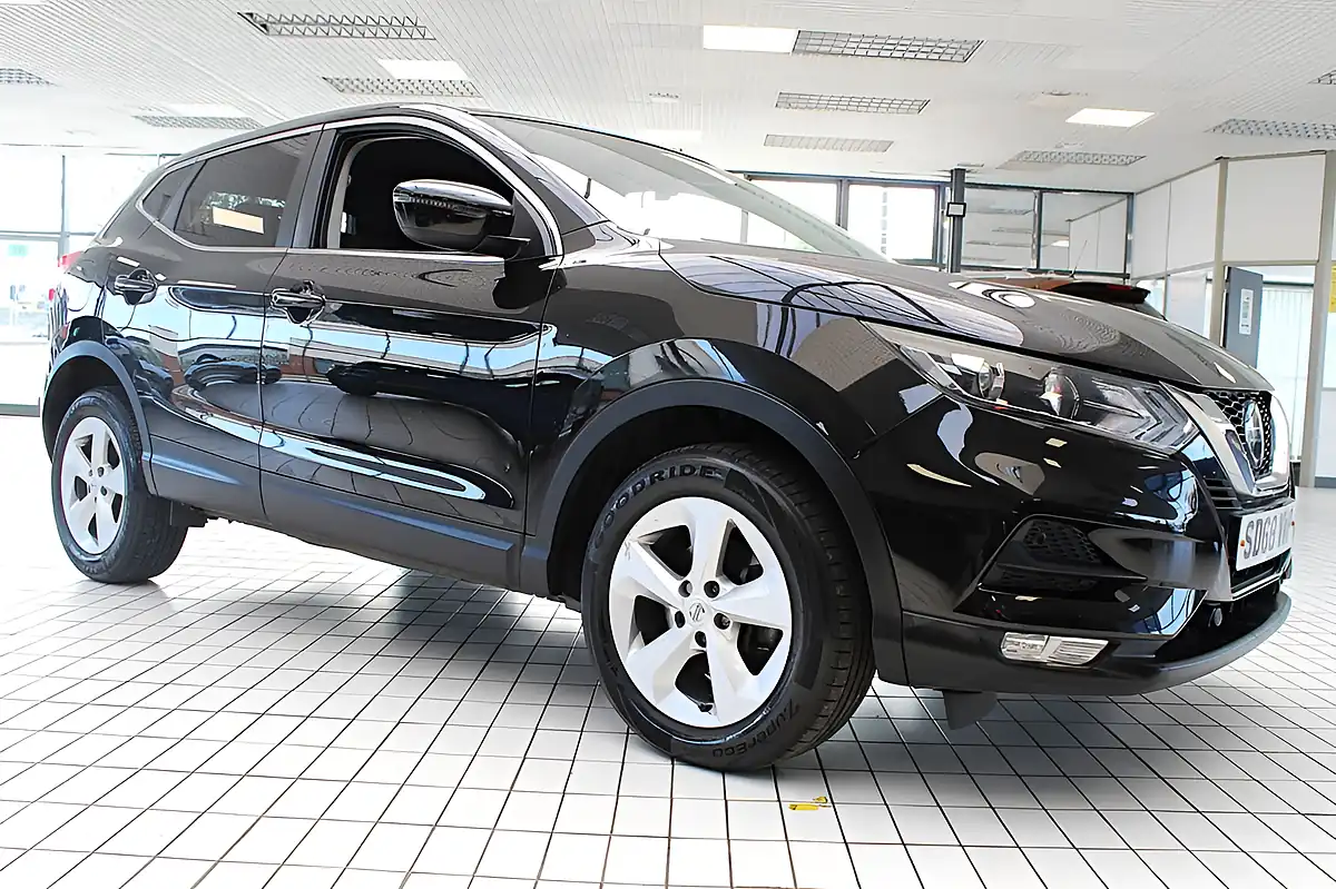 Used 2018 Nissan Qashqai Acenta Pearl Black - Interior and Exterior details 10