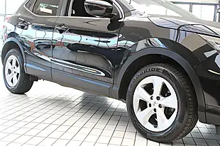 Used 2018 Nissan Qashqai Acenta Pearl Black - Interior and Exterior details 11