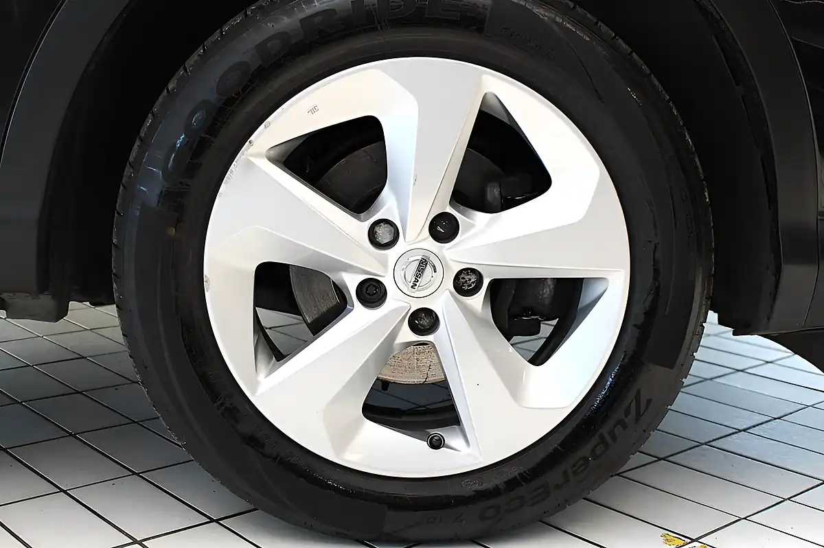 Used 2018 Nissan Qashqai Acenta Pearl Black - Interior and Exterior details 12