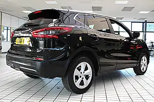 Used 2018 Nissan Qashqai Acenta Pearl Black - Interior and Exterior details 13