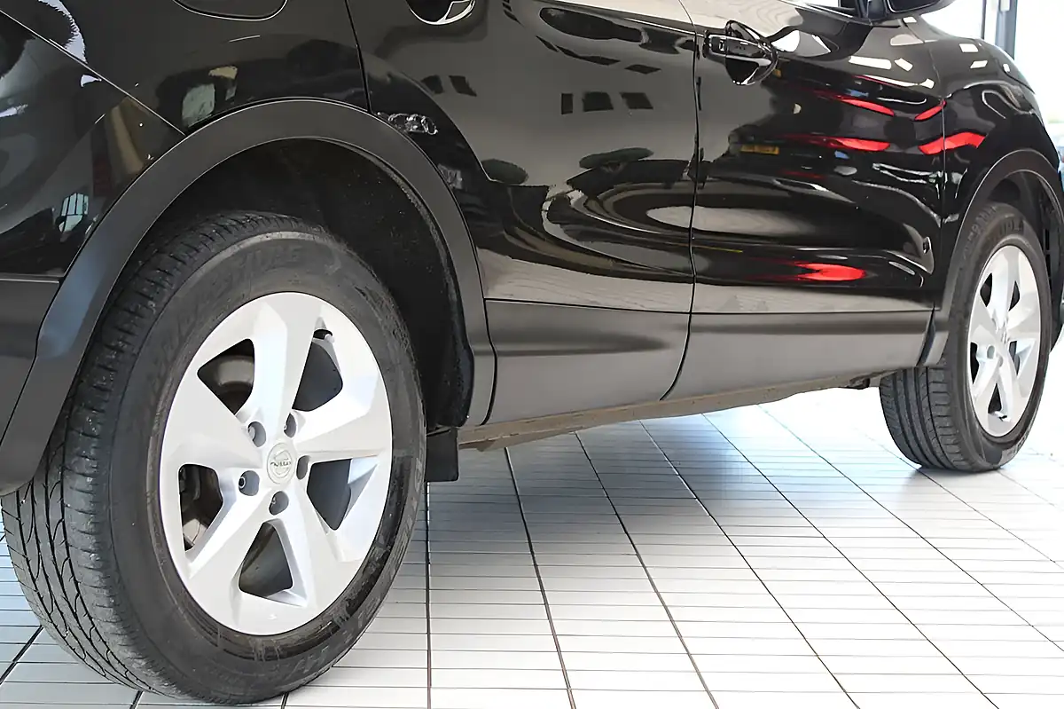 Used 2018 Nissan Qashqai Acenta Pearl Black - Interior and Exterior details 15