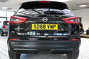 Used 2018 Nissan Qashqai Acenta Pearl Black - Interior and Exterior details 17
