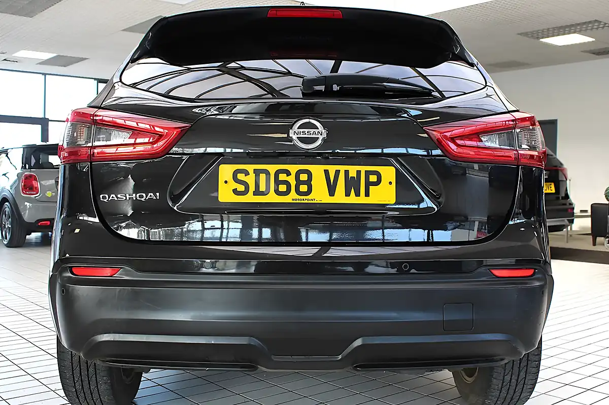 Used 2018 Nissan Qashqai Acenta Pearl Black - Interior and Exterior details 17
