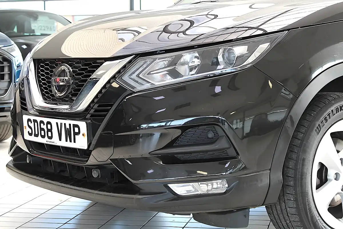 Used 2018 Nissan Qashqai Acenta Pearl Black - Interior and Exterior details 4