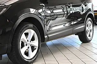 Used 2018 Nissan Qashqai Acenta Pearl Black - Interior and Exterior details 6