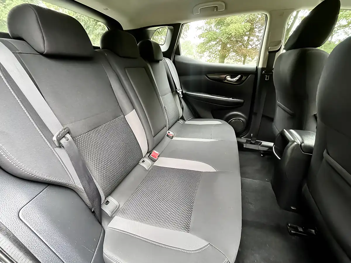 Used 2018 Nissan Qashqai Acenta Premium Black - Interior and Exterior details 15
